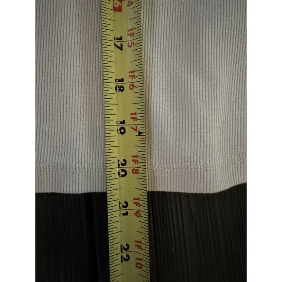 Old Navy Women's Wish Bone/ Cream Snug Crop Tank Top Casual Chic Athleisure LG - Picture 9 of 11